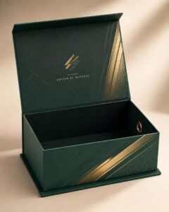 Hộp đựng giày cao cấp nắp nam châm có khay định vị — Golden Box