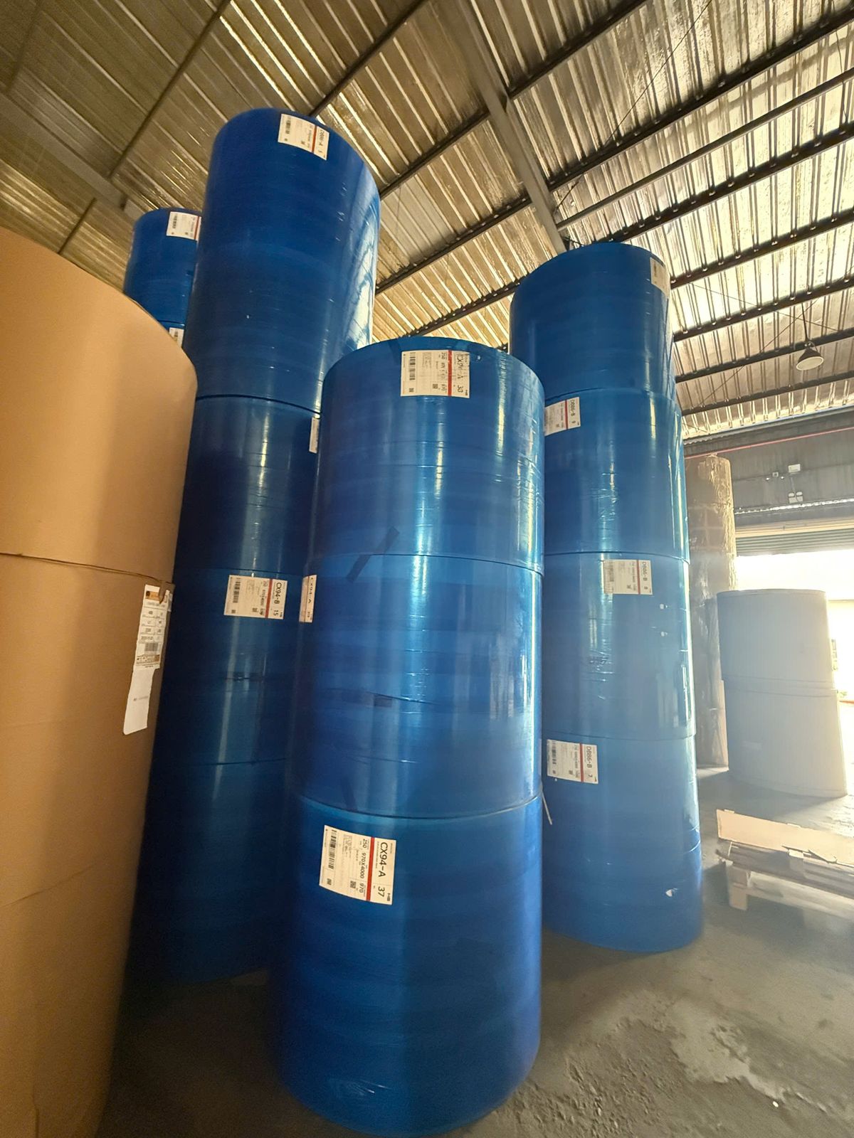 Kho cuộn giấy nguyên liệu nhập trực tiếp