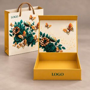 Hộp quà Tết Bướm Vàng nền kem in hoa mẫu đơn và bướm, lòng hộp vàng – Golden Box (góc 1)